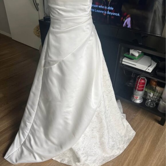 Maggie Sottero Haute Couture Wedding Gown – Size 14 (Adjustable Fit 6–8) - Picture 6 of 6